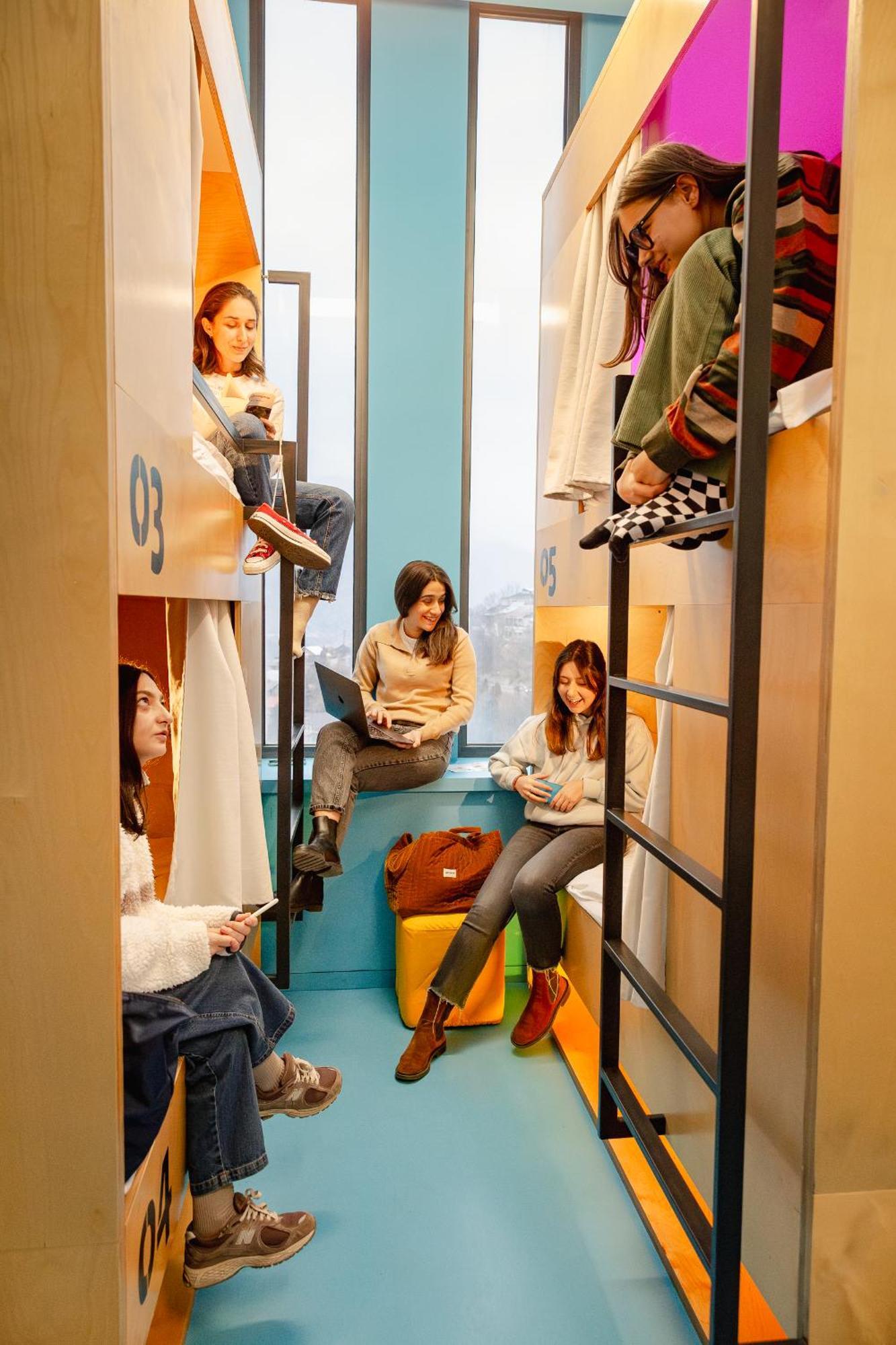 11+1 By Tumo Hostel Дилиян Екстериор снимка