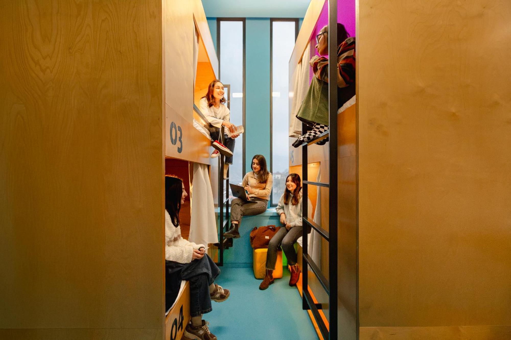 11+1 By Tumo Hostel Дилиян Екстериор снимка